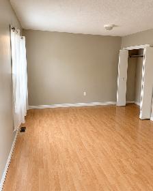 3 BD/1 BTH APT • SHANTY BAY, BARRIE • UTILITIES INC • SEPT 15 - Photo 8
