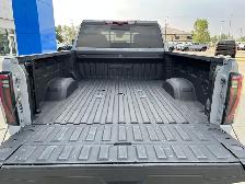 2024 GMC Sierra 2500HD AT4 4WD DIESEL/ ACCIDENT-FREE/ 1 OWNER/ T - Photo 32