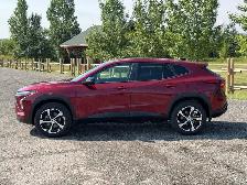 2025 Chevrolet Trax 1RS | FWD | Heated Steering - Photo 4