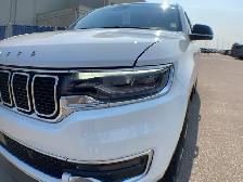 2023 Jeep Wagoneer L Series III 4X4 - Photo 12