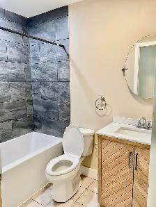 Nice, renovated 2 bedroom Apartment with Laundry and Parking - Photo 2