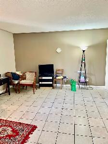 Nice, renovated 2 bedroom Apartment with Laundry and Parking - Photo 10
