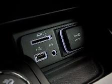 2017 Jeep Cherokee L  4WD - Plus Pkg - Front Ventilated Seats - Photo 23