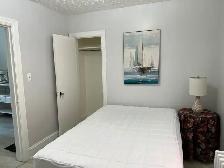 Fully Furnished Bachelor Apt and Sunporch for Rent - Photo 7