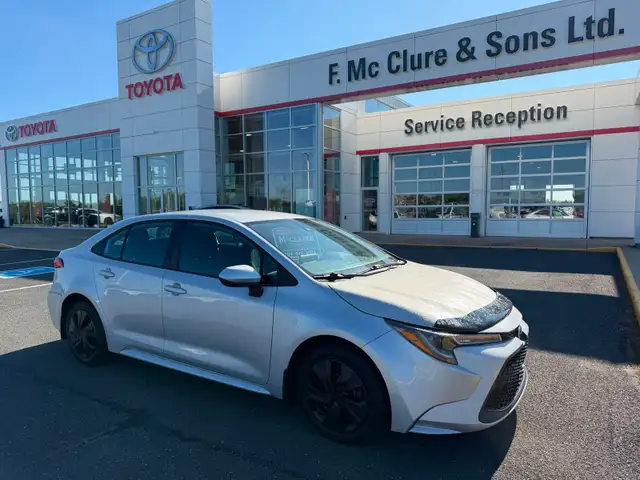 2021 Toyota Corolla LE Low mileage!