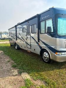 2008 Fleetwood Fiesta LX class A Motorhome - Photo 2