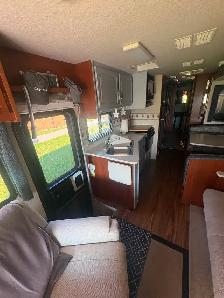 2008 Fleetwood Fiesta LX class A Motorhome - Photo 4