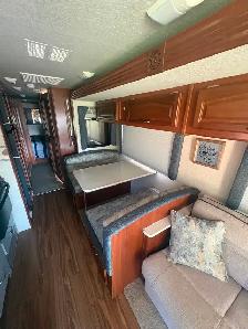 2008 Fleetwood Fiesta LX class A Motorhome - Photo 5