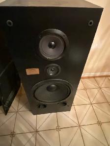 2 Used Pioneer Speakers and Yamaha Subwoofer For Sale