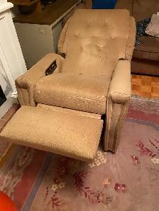Used Massage Chair 4 Sale. Still working and in very good condit - Photo 2