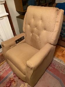 Used Massage Chair 4 Sale. Still working and in very good condit - Photo 4