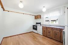 OH! 3bdrm 2bth Bungalow situated on a 75'x100' subdivadable lot! - Photo 3