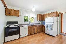 OH! 3bdrm 2bth Bungalow situated on a 75'x100' subdivadable lot! - Photo 4