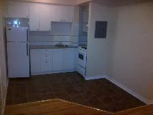Nice 31/2 in front of Plamondom metro, Hot water included