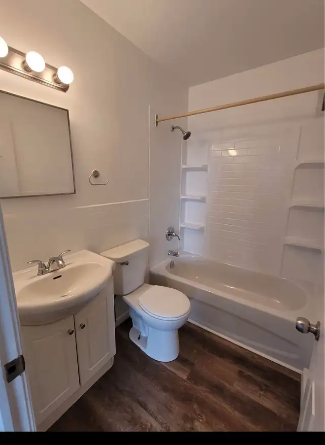 2 Bedroom Apartment rent Oct 1 (Heat&Hot Water Incl.) West Side