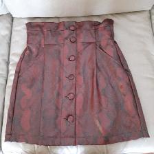 BELLE JUPE NEUVE ZAPA ROUGE NOIRE 19'HAUx26'TOUR TAILLE: $15.00