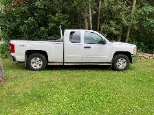 2012 Chevy AB 1/2 ton, Great gas mileage, No rust. 5.3L Ecoboost - Photo 3