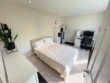Room In Oshawa - Photo 2