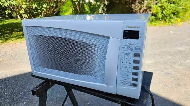 Panasonic 1200W Microwave