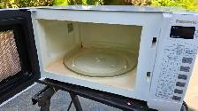 Panasonic 1200W Microwave - Photo 2