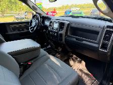 2015 Ram SLT Reg Cab Dually 6.7L 6speed 4x4 - Photo 4