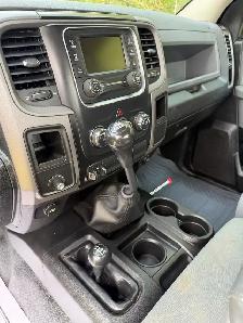 2015 Ram SLT Reg Cab Dually 6.7L 6speed 4x4 - Photo 10