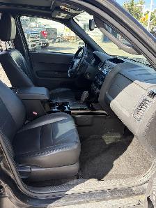 2011 Ford Escape Limited - Photo 12