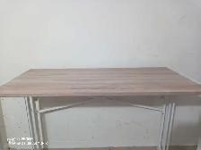 Sturdy table - Photo 2