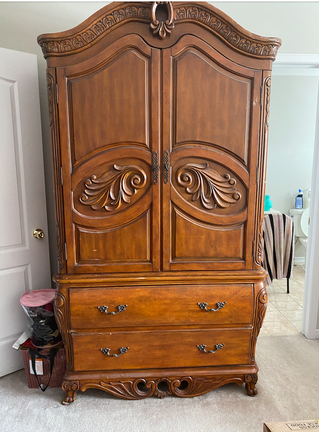 FREE BEDROOM FURNITURE SET