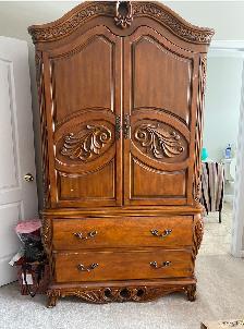 FREE BEDROOM FURNITURE SET