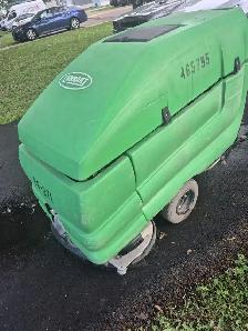 Tennant 5680 Floor Scrubber – 32' Cleaning Path - Photo 3