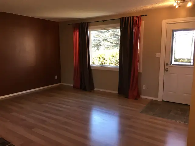 Humboldt 2 bedroom main floor suite for Rent!!