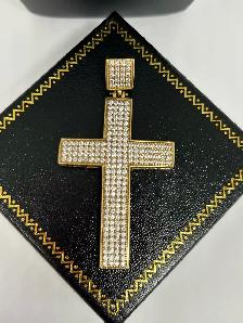 10k Iced Out Cross Pandent - Photo 5