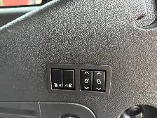 2019 GMC Yukon Denali Ultimate 4WD - Photo 19