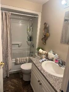 Room for rent four month lease 700 a month - Photo 14