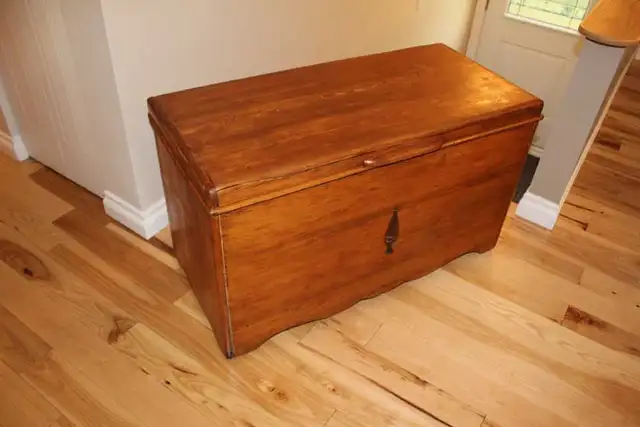 Coffre ancien de (1940), 85$, propre, livré si…