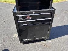 Two Piece Tool Chest - Photo 3