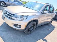 2015 Volkswagen Tiguan 2.0 TSI 4MOTION | Sun-roof! | Back-up cam