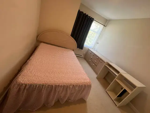(For Rent)$950 (Master Room) -Richmond