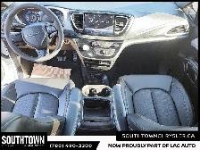 2024 Chrysler Pacifica Touring-L - Photo 9