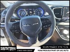 2024 Chrysler Pacifica Touring-L - Photo 11