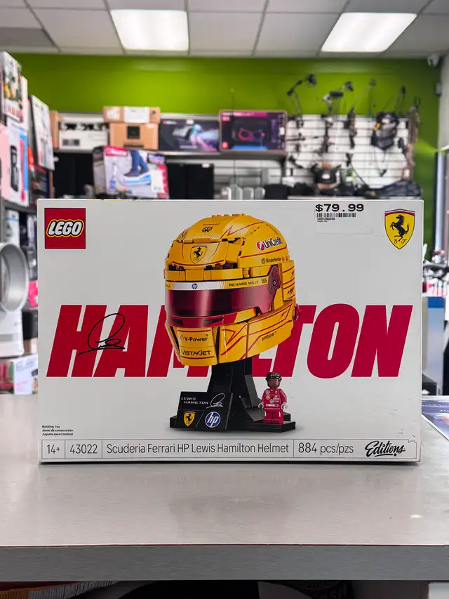 Lego Scuderia Ferrari HP Lewis Hamilton Helmet #43022-BRAND NEW