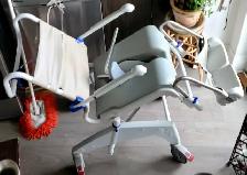 commode reclinable for shower & transfer - Photo 3