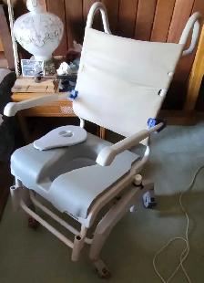 commode reclinable for shower & transfer - Photo 4