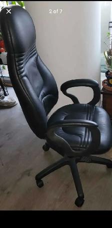 Reclinable 6 way. office Chair - Photo 3