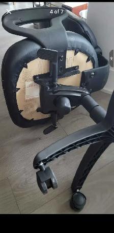 Reclinable 6 way. office Chair - Photo 5