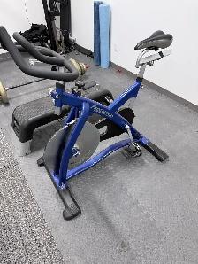 Exercise equipment / Weighted Vest / spin bike / Bow flex - Photo 8