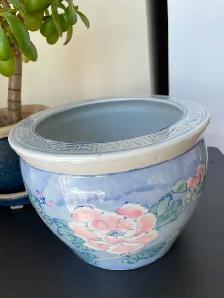 Beautiful vintage,  porcelain flower pots,  2 floral   planters - Photo 5