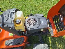 Lawn Tractor - Photo 2