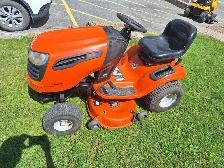 Lawn Tractor - Photo 3